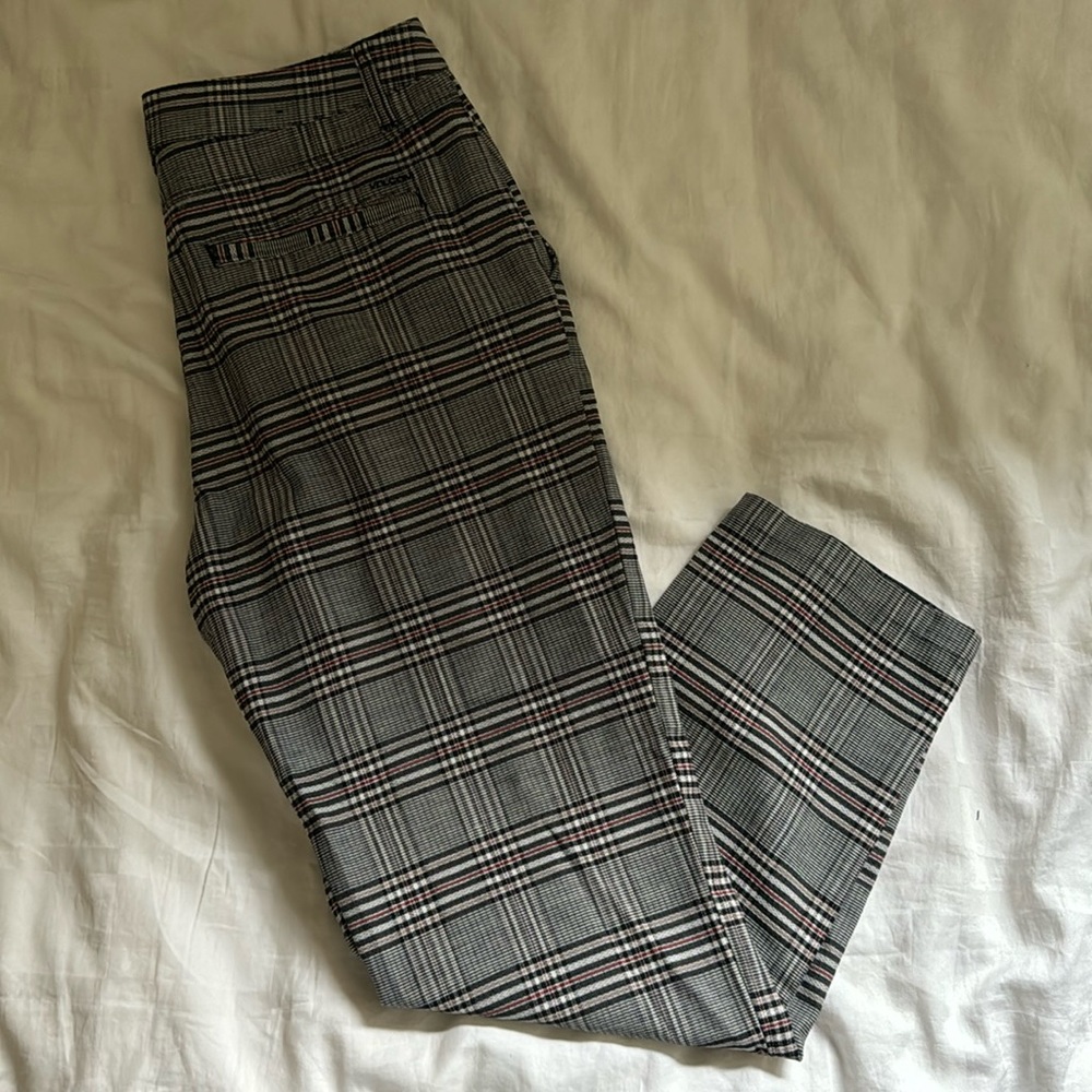 Volcom Women’s plaid pants - like new!